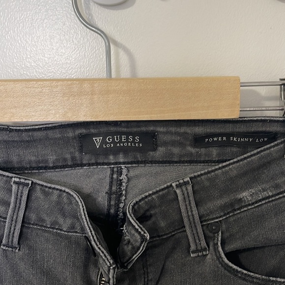 Guess low rise ripped jeans - Picture 2 of 4